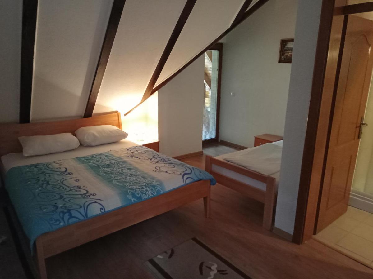 Hotel Prenociste/Restoran Lovac Bihać Esterno foto