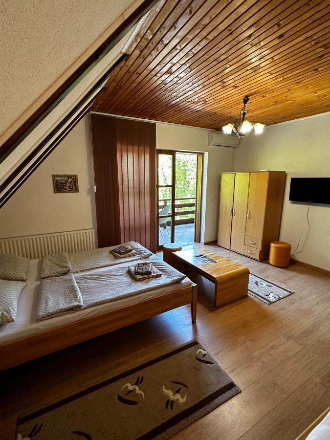 Hotel Prenociste/Restoran Lovac Bihać Esterno foto
