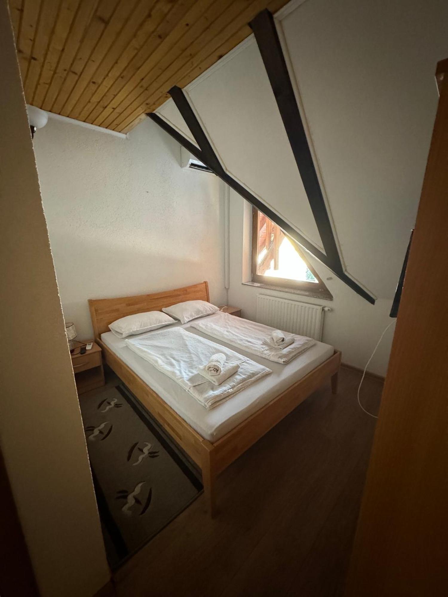Hotel Prenociste/Restoran Lovac Bihać Esterno foto